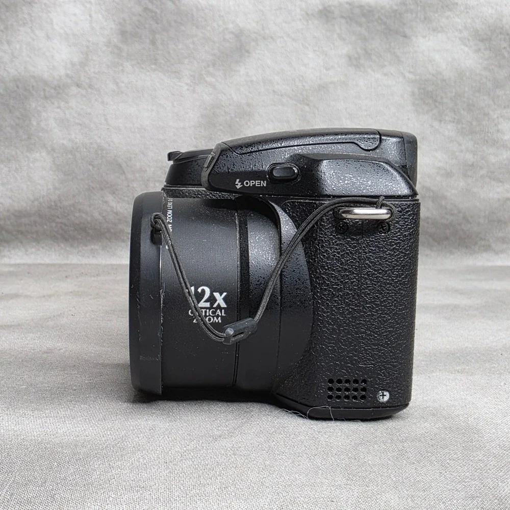Fujifilm FinePix‎ S Series S1000fd 10.0MP Digital Camera FOR PARTS OR REPAIR
